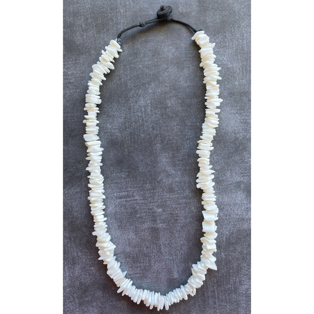 Vtg Puka Shell Necklace White Surfsafe Clasp 7.5 Inches in Diameter - Picture 1 of 3